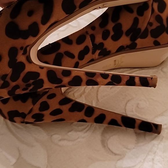 Anne Michelle Leopard Print Stilettos - Picture 11 of 16